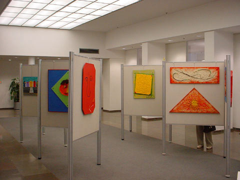 Kunstausstellung - abstrakte Gem�lde